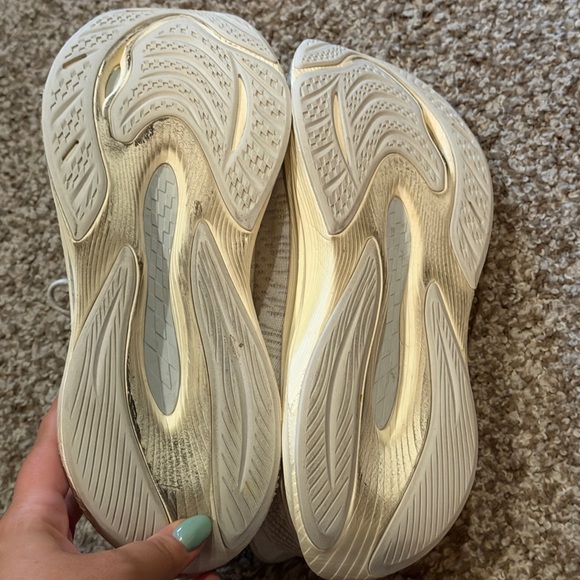 New Balance Athletic Shoes in Gray and Cream - Picture 4 of 4